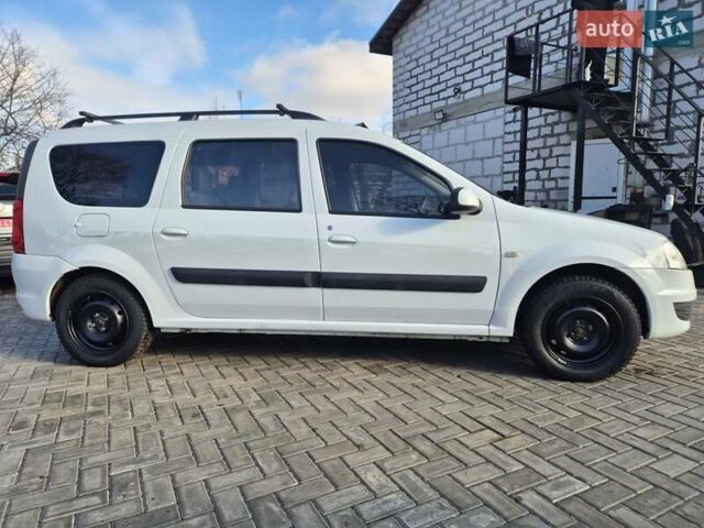 Білий Дачія Logan, об'ємом двигуна 1.6 л та пробігом 205 тис. км за 5500 $, фото 4 на Automoto.ua