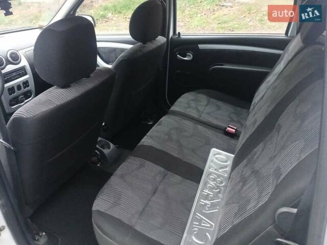 Білий Дачія Logan, об'ємом двигуна 1.6 л та пробігом 115 тис. км за 6400 $, фото 15 на Automoto.ua