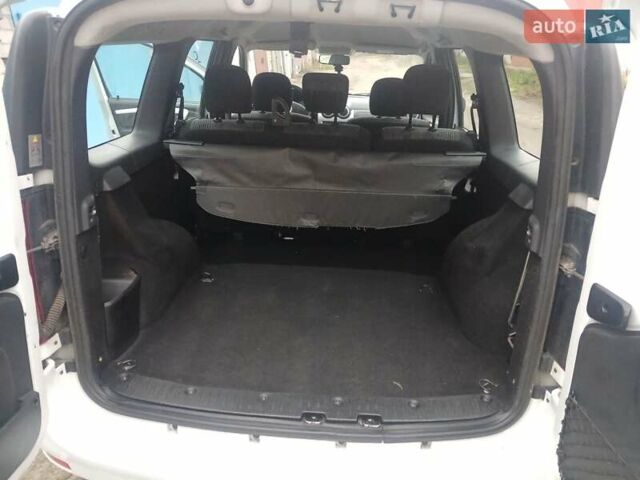 Білий Дачія Logan, об'ємом двигуна 1.6 л та пробігом 115 тис. км за 6400 $, фото 12 на Automoto.ua