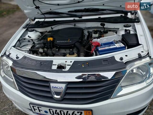 Білий Дачія Logan, об'ємом двигуна 1.6 л та пробігом 115 тис. км за 6400 $, фото 8 на Automoto.ua