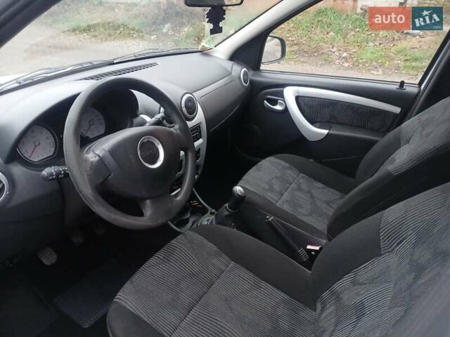 Білий Дачія Logan, об'ємом двигуна 1.6 л та пробігом 115 тис. км за 6400 $, фото 6 на Automoto.ua