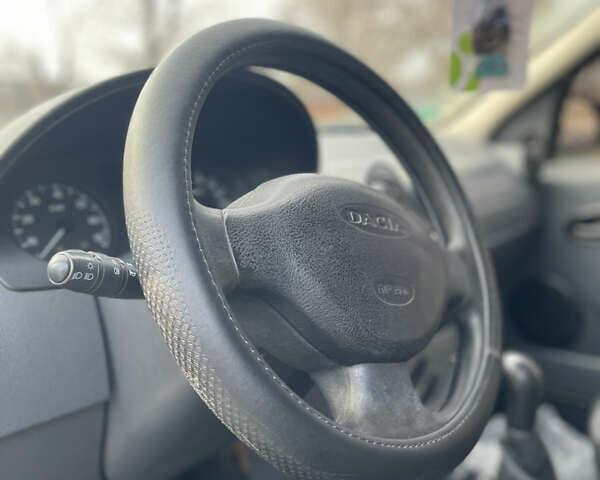 Білий Дачія Logan, об'ємом двигуна 1.6 л та пробігом 170 тис. км за 4400 $, фото 7 на Automoto.ua