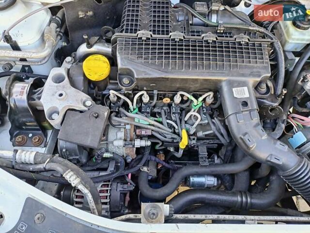 Білий Дачія Logan, об'ємом двигуна 1.46 л та пробігом 206 тис. км за 5300 $, фото 23 на Automoto.ua