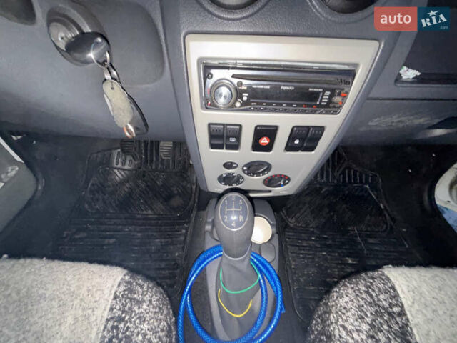 Белый Дачия Логан, объемом двигателя 1.5 л и пробегом 196 тыс. км за 5100 $, фото 13 на Automoto.ua