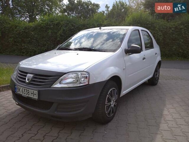 Білий Дачія Logan, об'ємом двигуна 1.2 л та пробігом 178 тис. км за 3400 $, фото 6 на Automoto.ua