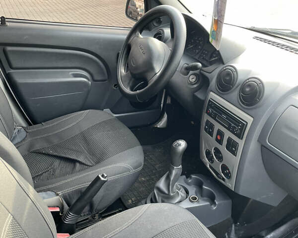 Білий Дачія Logan, об'ємом двигуна 1.6 л та пробігом 170 тис. км за 4400 $, фото 5 на Automoto.ua