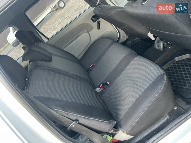 Белый Дачия Логан, объемом двигателя 1.5 л и пробегом 217 тыс. км за 6200 $, фото 38 на Automoto.ua