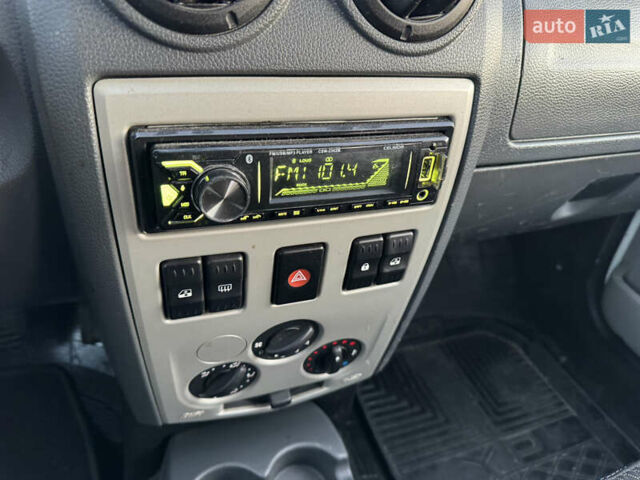 Белый Дачия Логан, объемом двигателя 1.5 л и пробегом 217 тыс. км за 6200 $, фото 33 на Automoto.ua