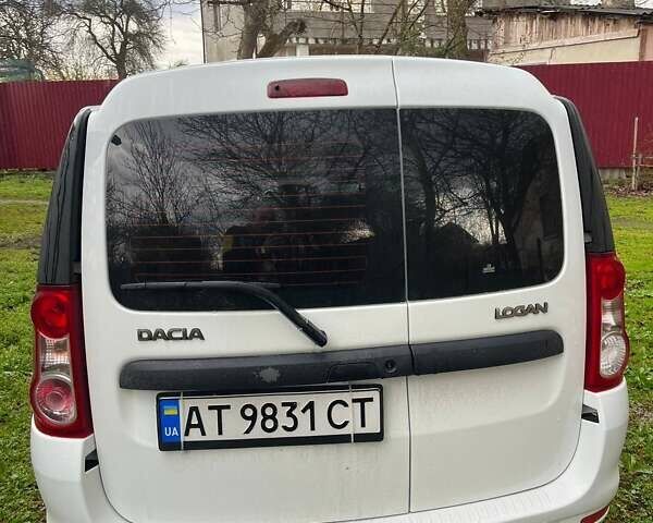 Белый Дачия Логан, объемом двигателя 1.6 л и пробегом 193 тыс. км за 5000 $, фото 3 на Automoto.ua
