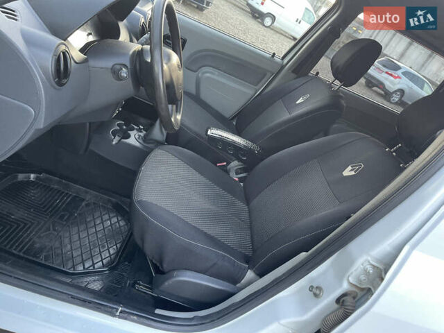 Белый Дачия Логан, объемом двигателя 1.5 л и пробегом 217 тыс. км за 6200 $, фото 24 на Automoto.ua