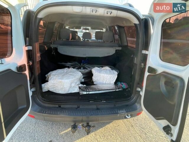 Белый Дачия Логан, объемом двигателя 1.6 л и пробегом 165 тыс. км за 5900 $, фото 6 на Automoto.ua