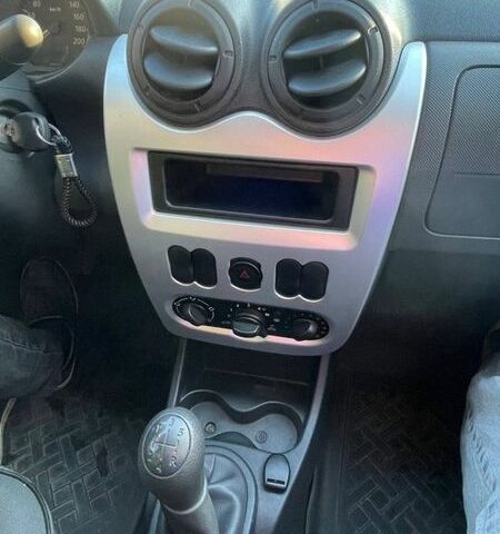 Белый Дачия Логан, объемом двигателя 1.6 л и пробегом 165 тыс. км за 5900 $, фото 13 на Automoto.ua