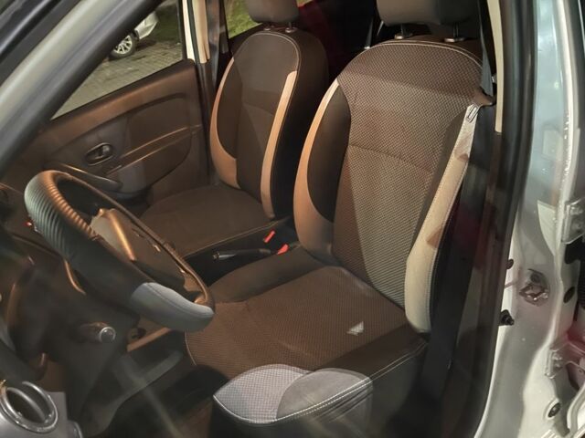 Білий Дачія Logan, об'ємом двигуна 1.5 л та пробігом 225 тис. км за 4950 $, фото 12 на Automoto.ua