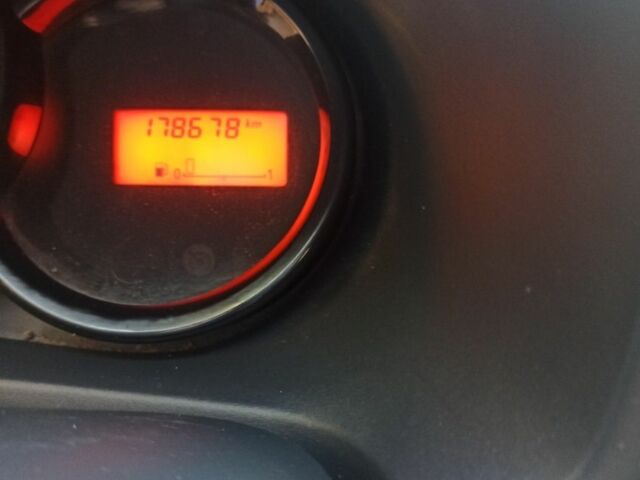 Білий Дачія Logan, об'ємом двигуна 0 л та пробігом 178 тис. км за 3750 $, фото 2 на Automoto.ua