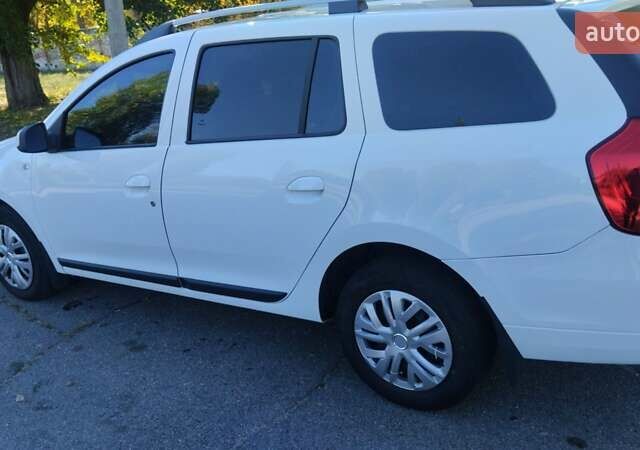 Дачія Logan 2014 у Никополе на Automoto.ua Білий Дачія Logan, об'ємом двигуна 1.5 л та пробігом 126 тис. км за 7800 $, фото 1 на Automoto.ua