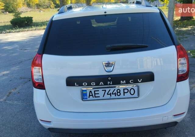 Дачія Logan 2014 у Никополе на Automoto.ua Білий Дачія Logan, об'ємом двигуна 1.5 л та пробігом 126 тис. км за 7800 $, фото 3 на Automoto.ua