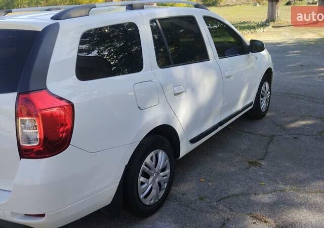 Дачія Logan 2014 у Никополе на Automoto.ua Білий Дачія Logan, об'ємом двигуна 1.5 л та пробігом 126 тис. км за 7800 $, фото 4 на Automoto.ua