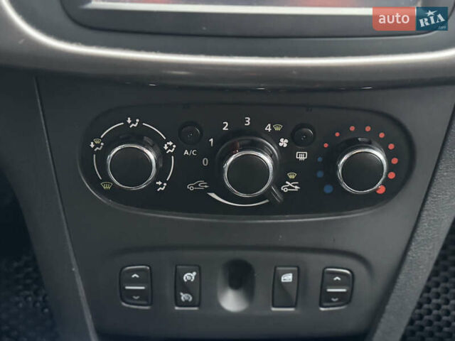 Белый Дачия Логан, объемом двигателя 1.46 л и пробегом 290 тыс. км за 6400 $, фото 29 на Automoto.ua