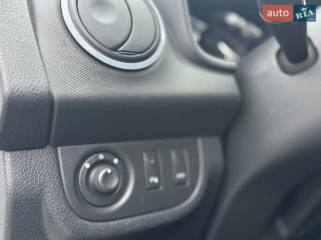 Белый Дачия Логан, объемом двигателя 1.46 л и пробегом 290 тыс. км за 6400 $, фото 26 на Automoto.ua