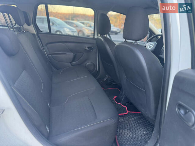 Дачія Logan 2015 у Хмельницькому на Automoto.ua Білий Дачія Logan, об'ємом двигуна 1.5 л та пробігом 290 тис. км за 6800 $, фото 22 на Automoto.ua