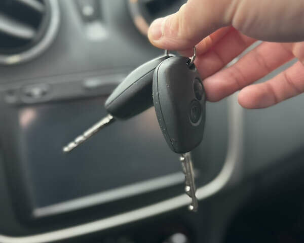 Белый Дачия Логан, объемом двигателя 1.46 л и пробегом 290 тыс. км за 6400 $, фото 25 на Automoto.ua