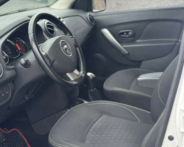 Белый Дачия Логан, объемом двигателя 1.46 л и пробегом 290 тыс. км за 6400 $, фото 36 на Automoto.ua