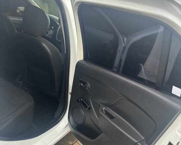 Белый Дачия Логан, объемом двигателя 1.5 л и пробегом 282 тыс. км за 7000 $, фото 6 на Automoto.ua