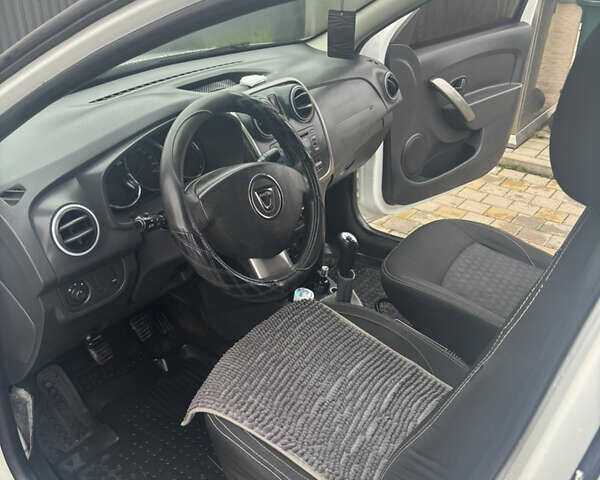 Белый Дачия Логан, объемом двигателя 1.5 л и пробегом 282 тыс. км за 7000 $, фото 10 на Automoto.ua