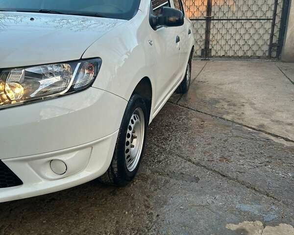 Білий Дачія Logan, об'ємом двигуна 1.15 л та пробігом 187 тис. км за 4000 $, фото 1 на Automoto.ua