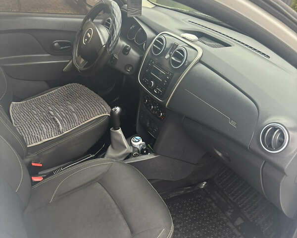 Белый Дачия Логан, объемом двигателя 1.5 л и пробегом 282 тыс. км за 7000 $, фото 5 на Automoto.ua