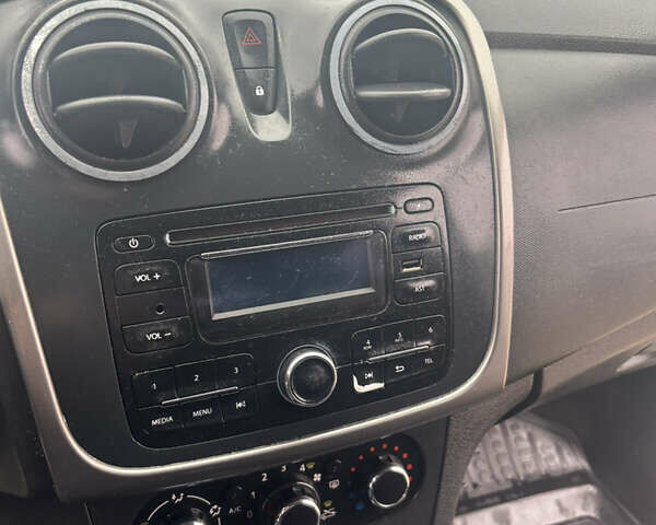 Белый Дачия Логан, объемом двигателя 1.5 л и пробегом 282 тыс. км за 7000 $, фото 12 на Automoto.ua