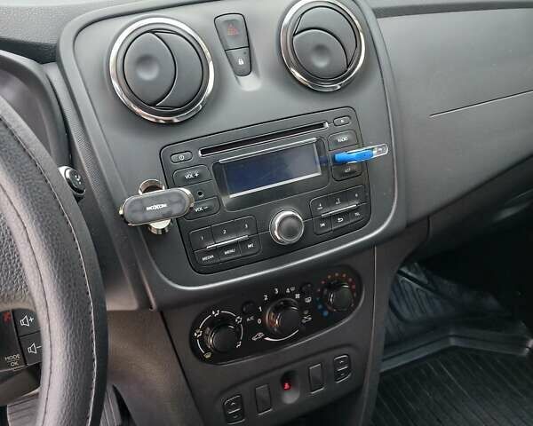 Белый Дачия Логан, объемом двигателя 1.2 л и пробегом 133 тыс. км за 5850 $, фото 8 на Automoto.ua