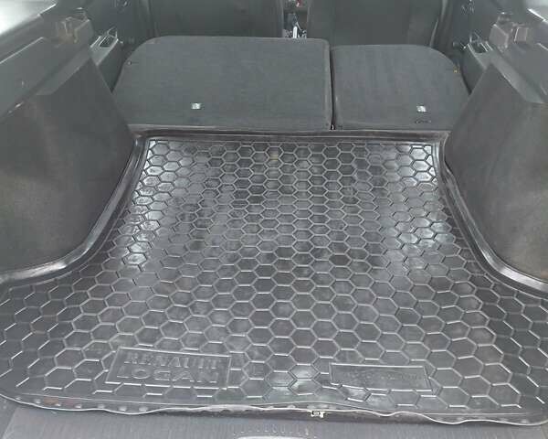 Белый Дачия Логан, объемом двигателя 1.15 л и пробегом 291 тыс. км за 7200 $, фото 8 на Automoto.ua