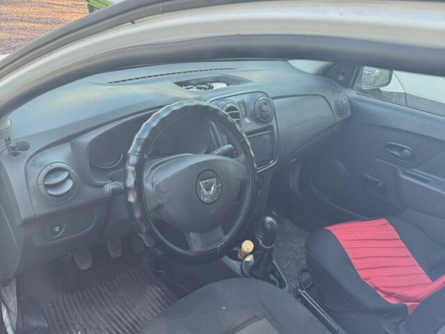 Белый Дачия Логан, объемом двигателя 1.1 л и пробегом 140 тыс. км за 2800 $, фото 3 на Automoto.ua