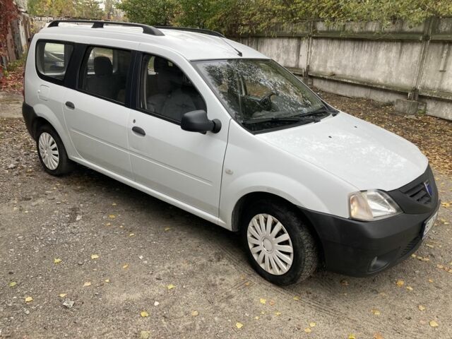 Белый Дачия Логан, объемом двигателя 1.4 л и пробегом 259 тыс. км за 3300 $, фото 5 на Automoto.ua