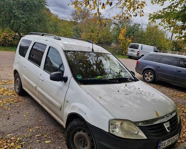 Белый Дачия Логан, объемом двигателя 1.6 л и пробегом 290 тыс. км за 3900 $, фото 1 на Automoto.ua