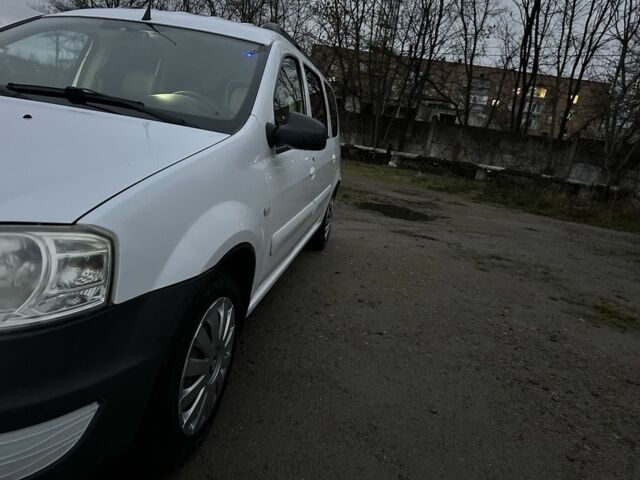 Білий Дачія Logan, об'ємом двигуна 1.6 л та пробігом 250 тис. км за 3600 $, фото 7 на Automoto.ua