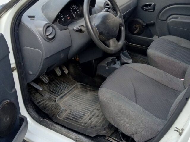 Білий Дачія Logan, об'ємом двигуна 1.4 л та пробігом 152 тис. км за 4445 $, фото 7 на Automoto.ua