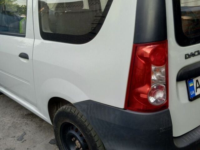 Білий Дачія Logan, об'ємом двигуна 1.4 л та пробігом 152 тис. км за 4445 $, фото 4 на Automoto.ua