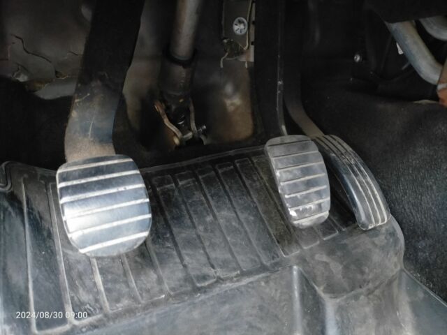 Белый Дачия Логан, объемом двигателя 1.6 л и пробегом 170 тыс. км за 4750 $, фото 2 на Automoto.ua