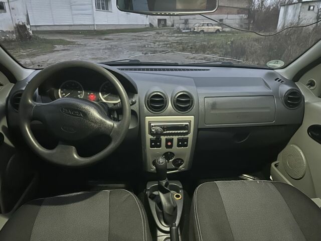 Білий Дачія Logan, об'ємом двигуна 1.6 л та пробігом 250 тис. км за 3600 $, фото 15 на Automoto.ua