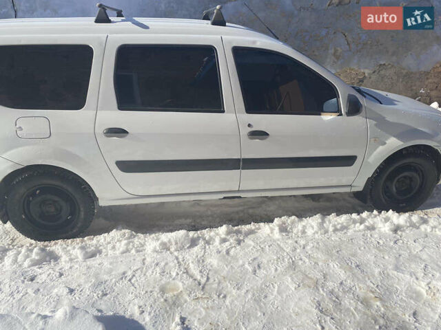 Белый Дачия Логан, объемом двигателя 1.6 л и пробегом 201 тыс. км за 4500 $, фото 3 на Automoto.ua