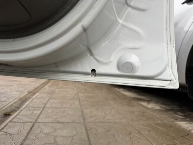 Белый Дачия Логан, объемом двигателя 1.4 л и пробегом 177 тыс. км за 5499 $, фото 17 на Automoto.ua