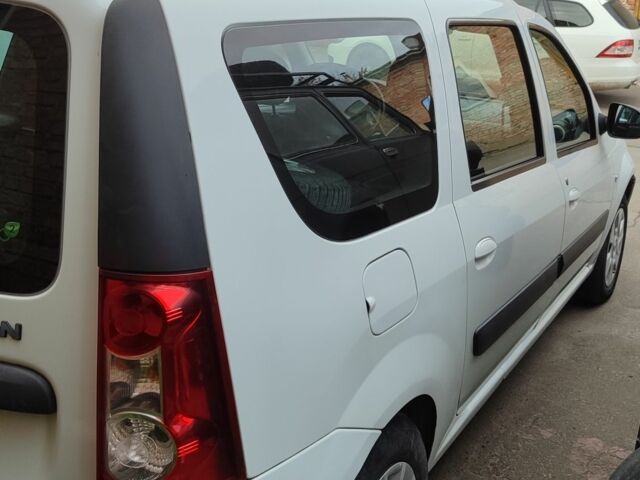 Белый Дачия Логан, объемом двигателя 1.6 л и пробегом 260 тыс. км за 5799 $, фото 3 на Automoto.ua