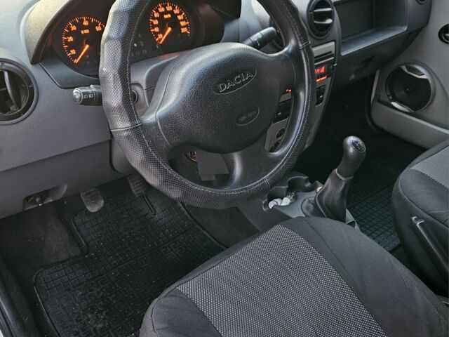 Білий Дачія Logan, об'ємом двигуна 1.5 л та пробігом 380 тис. км за 3899 $, фото 6 на Automoto.ua