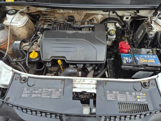 Белый Дачия Логан, объемом двигателя 1.1 л и пробегом 248 тыс. км за 6100 $, фото 12 на Automoto.ua