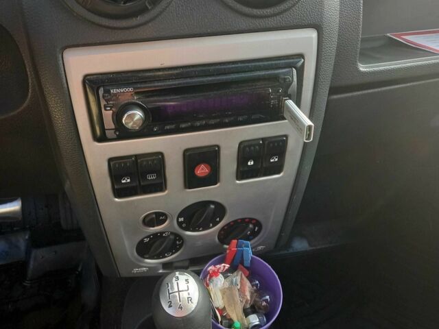 Бежевый Дачия Логан, объемом двигателя 1.4 л и пробегом 312 тыс. км за 3000 $, фото 6 на Automoto.ua