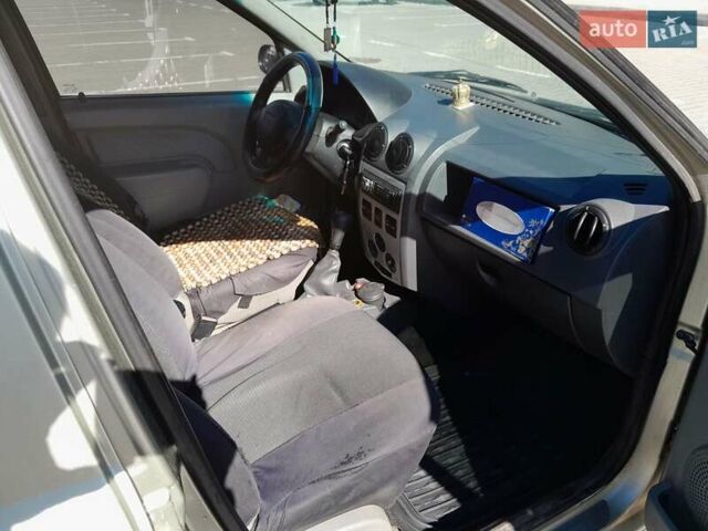 Бежевый Дачия Логан, объемом двигателя 1.6 л и пробегом 548 тыс. км за 2500 $, фото 15 на Automoto.ua