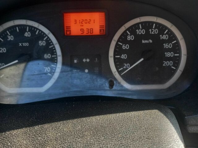 Бежевый Дачия Логан, объемом двигателя 1.4 л и пробегом 312 тыс. км за 3000 $, фото 5 на Automoto.ua