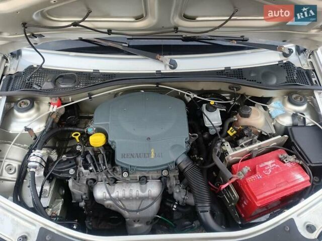 Бежевый Дачия Логан, объемом двигателя 1.4 л и пробегом 300 тыс. км за 2650 $, фото 3 на Automoto.ua